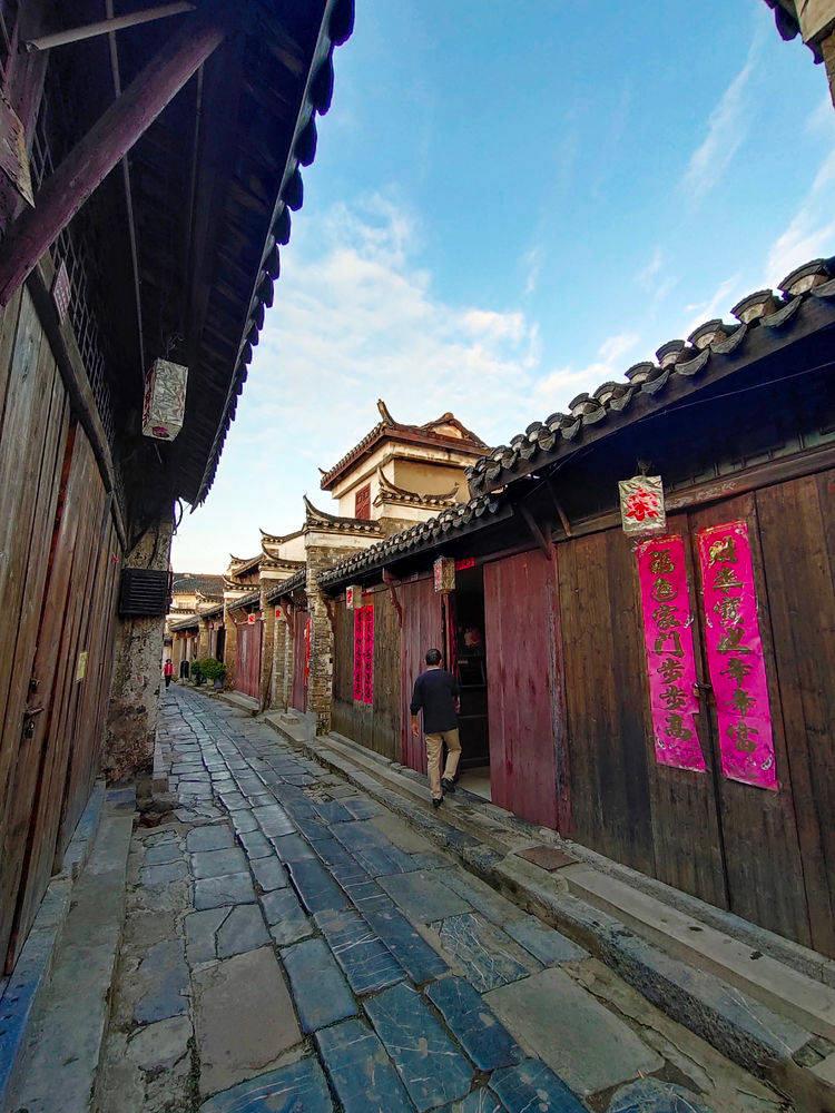 “听见”两会丨海南省政协委员王佳：建议依托环岛旅游公路 探索“休闲渔业+滨海旅游”产业前景